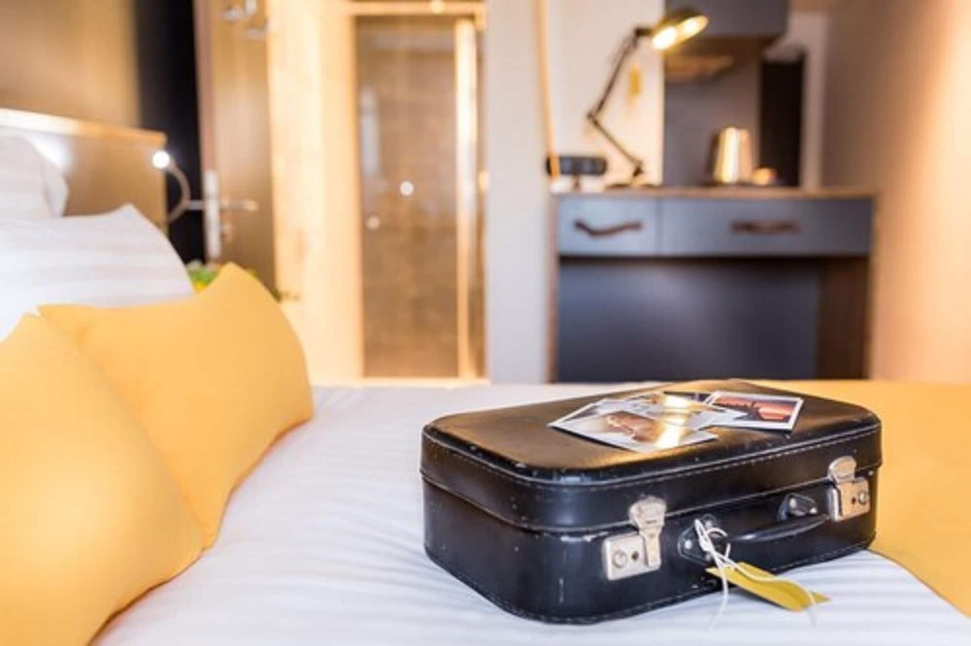 Best Western Plus Suitcase Paris La Defense Bois-Colombes Exteriör bild